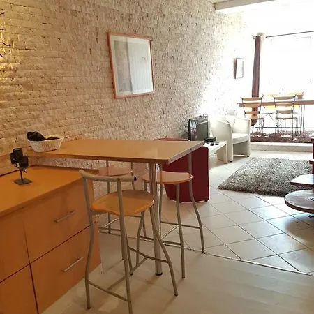 Maison * Арль